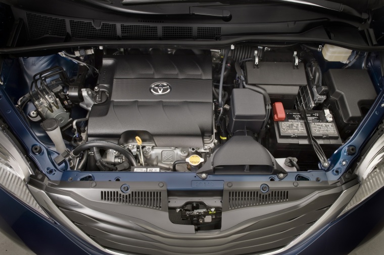 2011 Toyota Sienna LE 3.5L V6 Engine Picture / Pic / Image